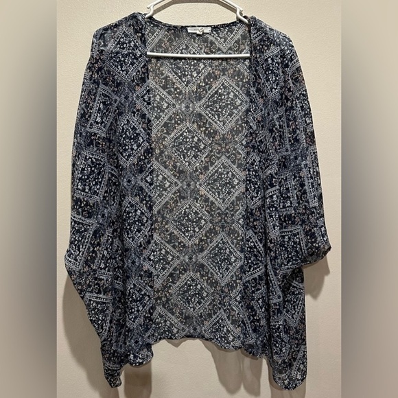 Maurice’s‎ Kimono! - Picture 1 of 5